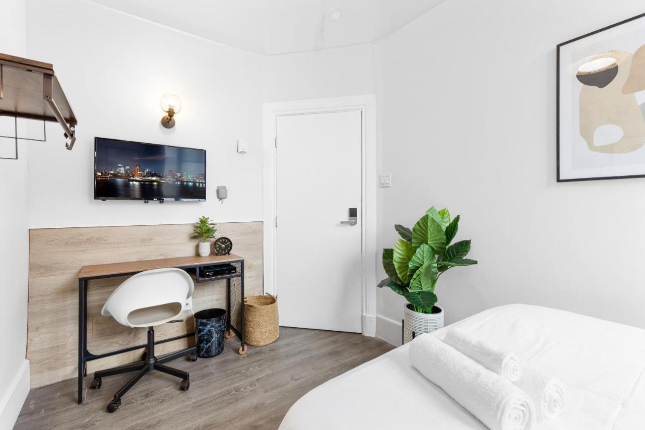 Le Sand & Stone Hotel Montréal Exteriör bild